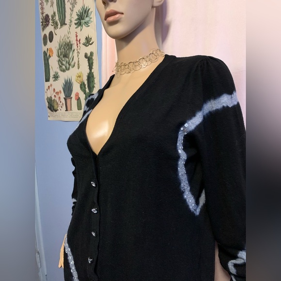 Cardigan sweater with sequins and stunning statement buttons up the front - Picture 4 of 5